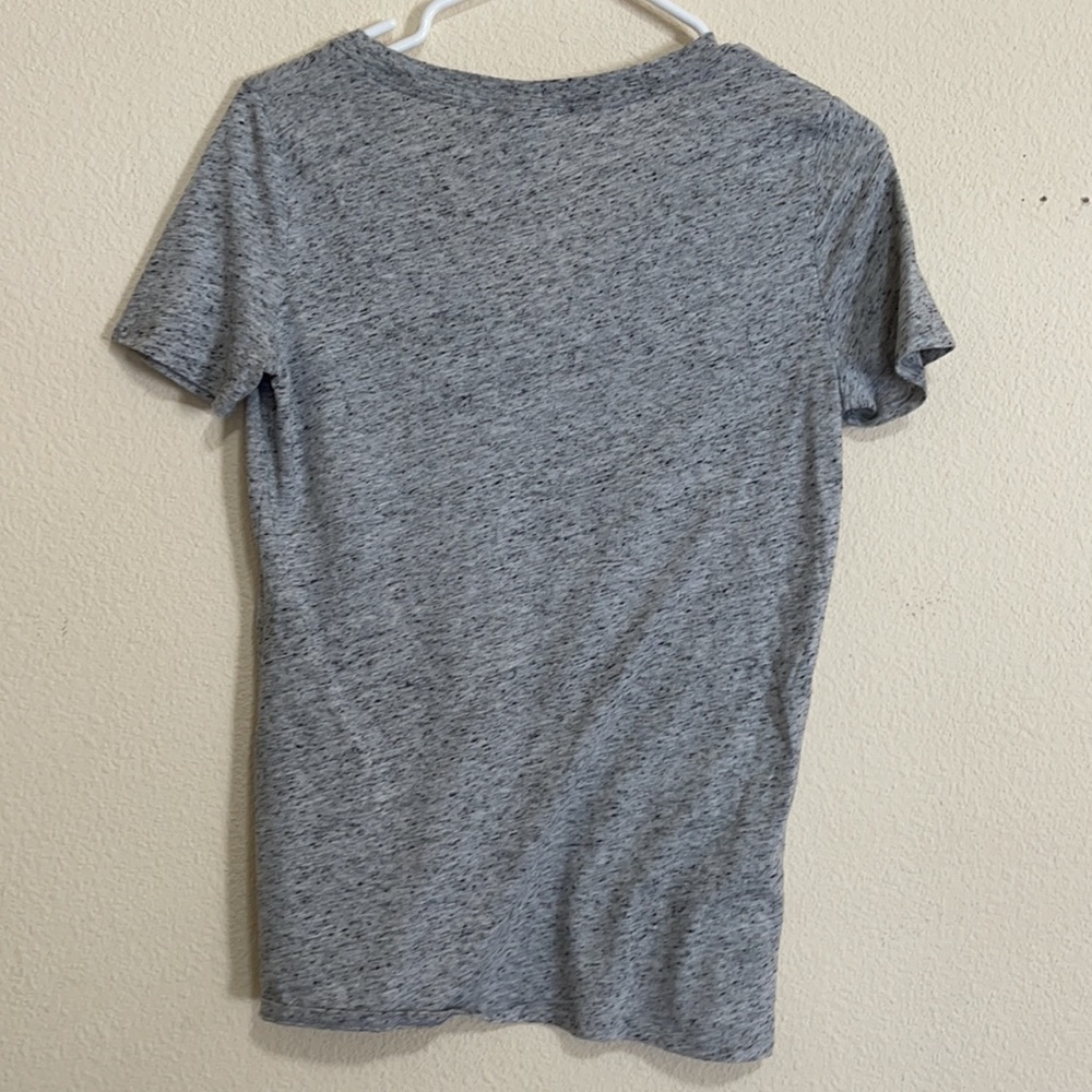 Pink V-neck tee - Picture 3 of 3